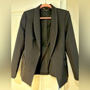 Tahari black blazer never been worn!